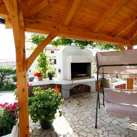 Apartment Visnja *