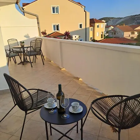 Apartment Visnja *