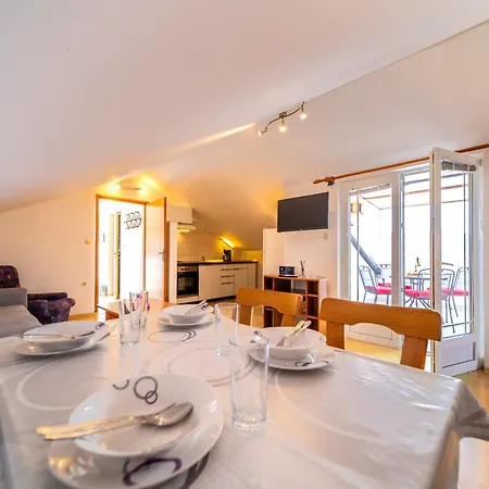 Apartment Visnja Lopar